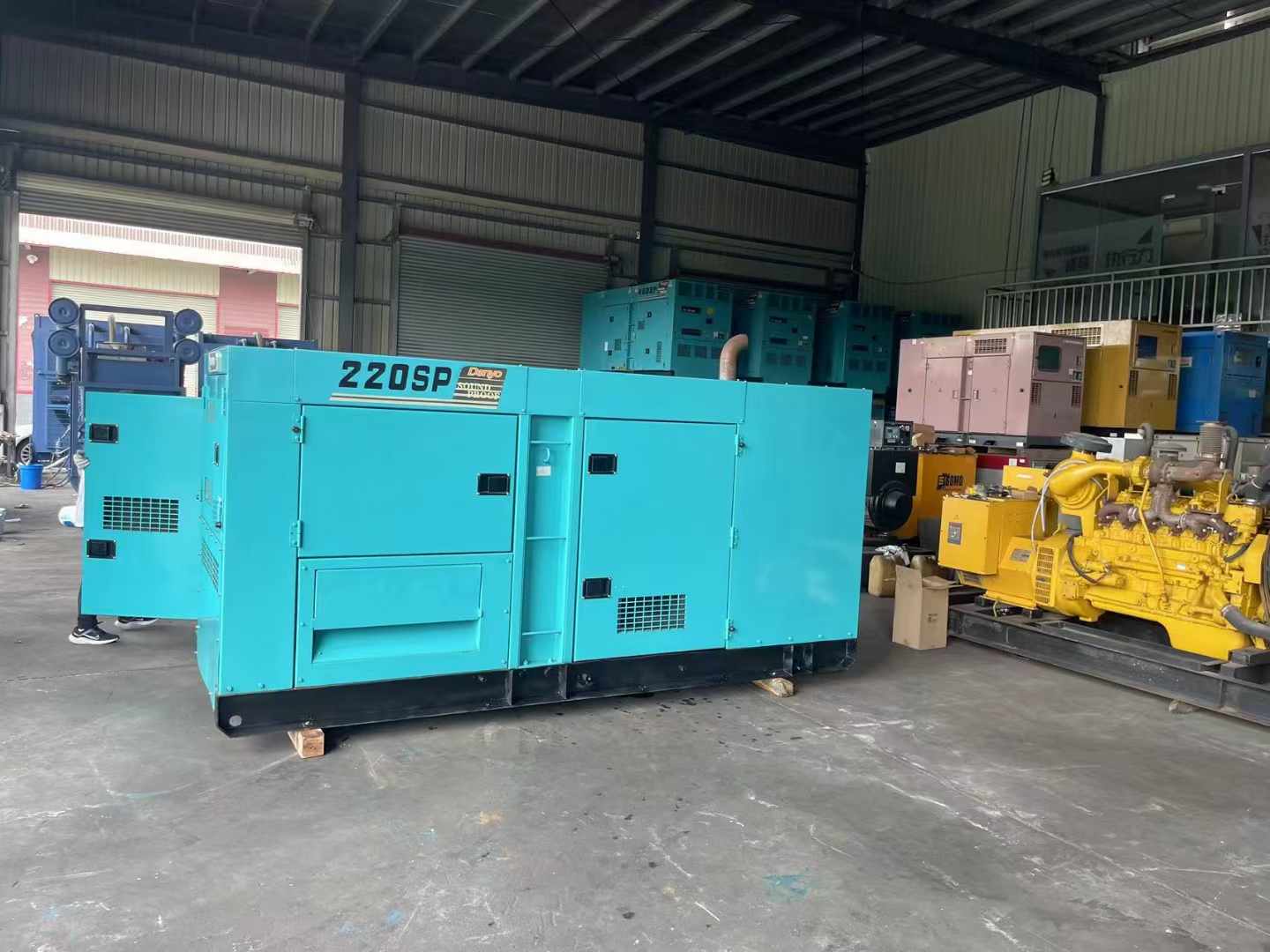 正安柴油发电机组长期不间断运行时，如何监控其温度和压力？